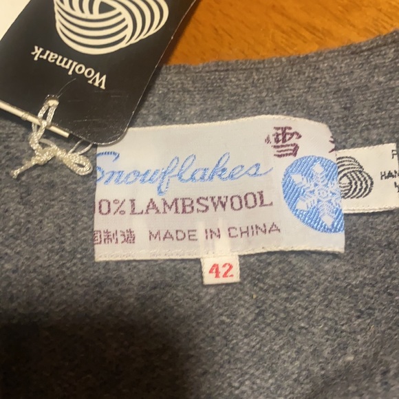NWT Snowflakes Lambswool vest - Picture 2 of 6